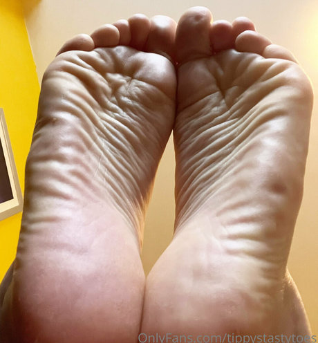 tippystastytoes only fans nude