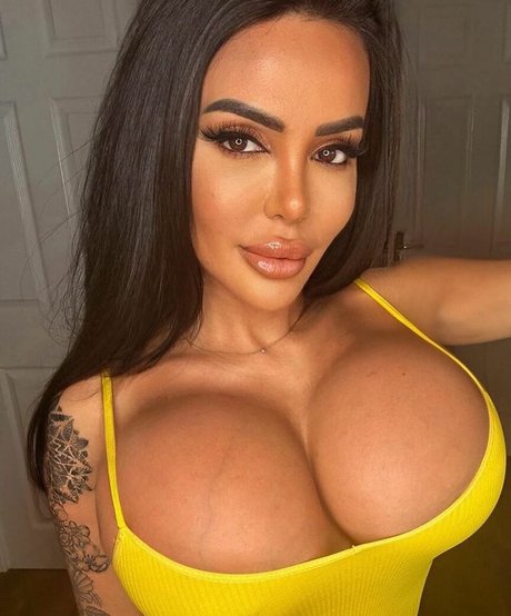 Holly James onlyfans leaks