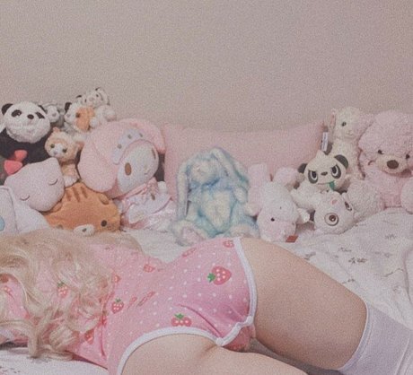 Teeniepet onlyfans post