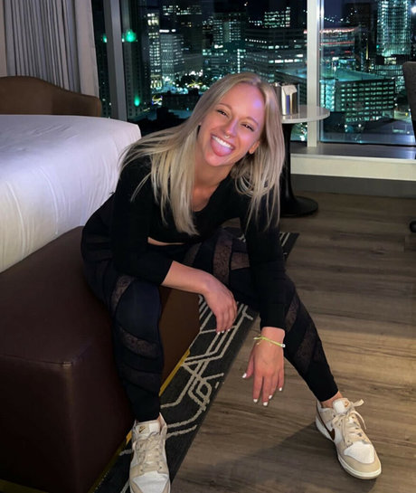 ericalovelyy onlyfans picture