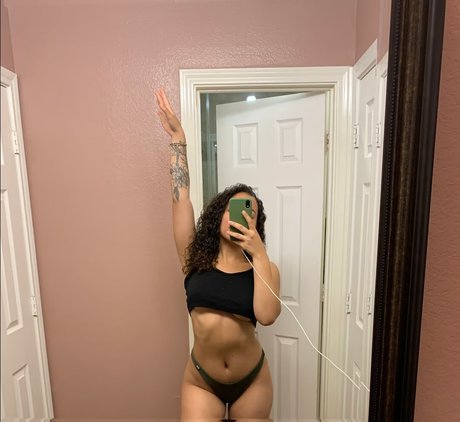 Savannah Spencer onlyfans free content