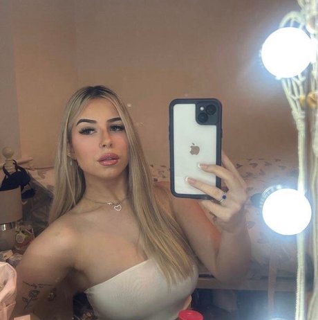 Lucy Scales en onlyfans