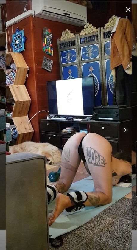 Bar Shachar is on onlyfans