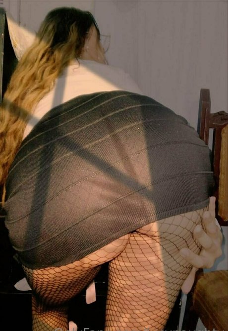 lucynaughty nude on onlyfans