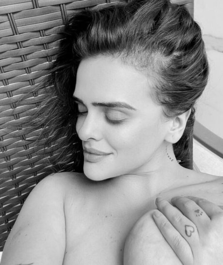 Julia Yebsc Juyebsc only fans pics