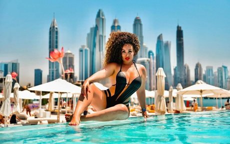 Curly quennn leak only fans