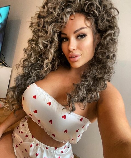 Curly quennn onlyfans naked leak