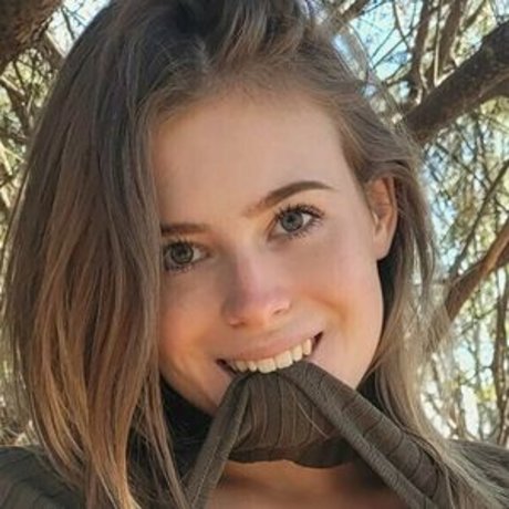 Micronips onlyfans desnuda