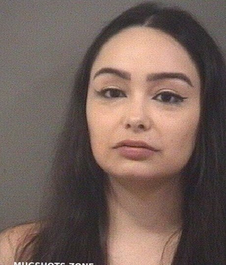 Promisingpearl onlyfans leaked tits