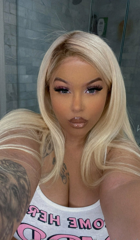 kyralaced naked only fans