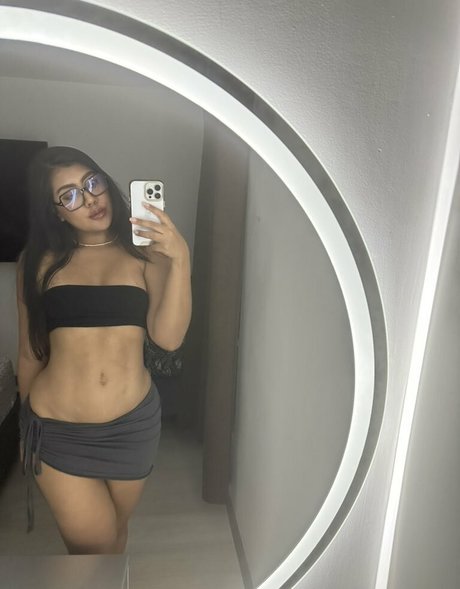 Charlote Rouge onlyfans pictures