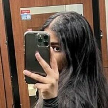 MzKora onlyfans striptease