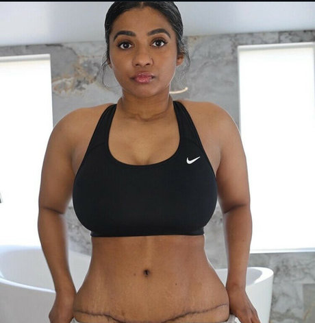 MzKora nude onlyfans leaks