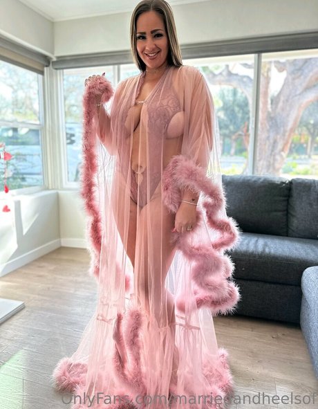 marriedandheelsof onlyfans content type