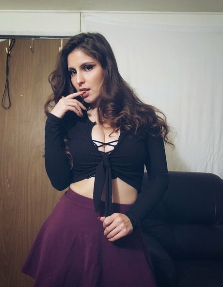 Nina Capel onlyfans model