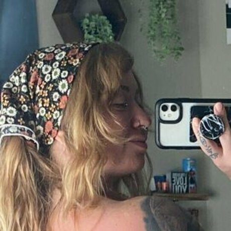 lizanne1995 naked onlyfans leaks