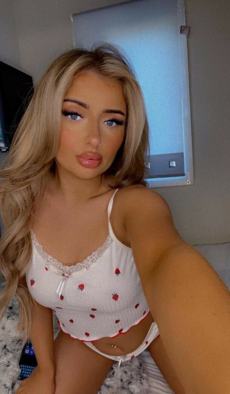 hollyyyy xoxo onlyfans posts