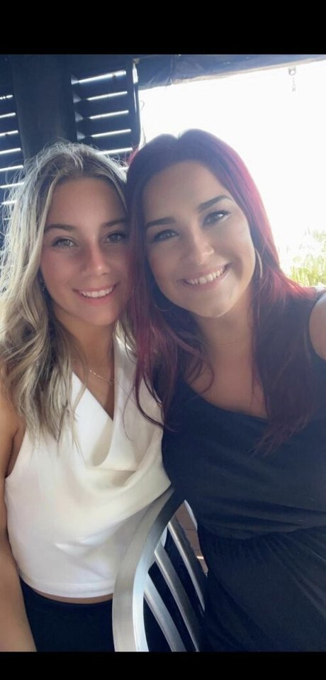 Aisley Montgomery onlyfans pics