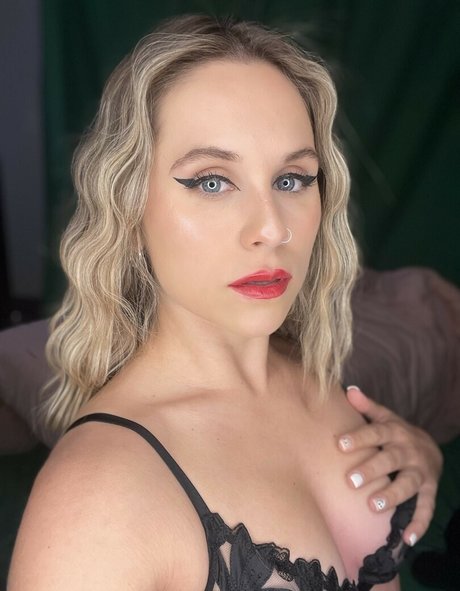 Mackenzie Sterner onlyfans leaked