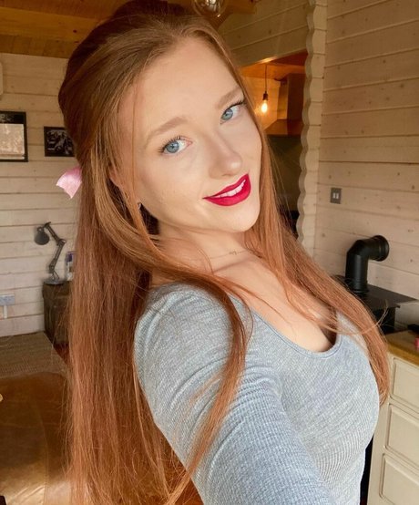 phoebeisginger onlyfans leaked pictures