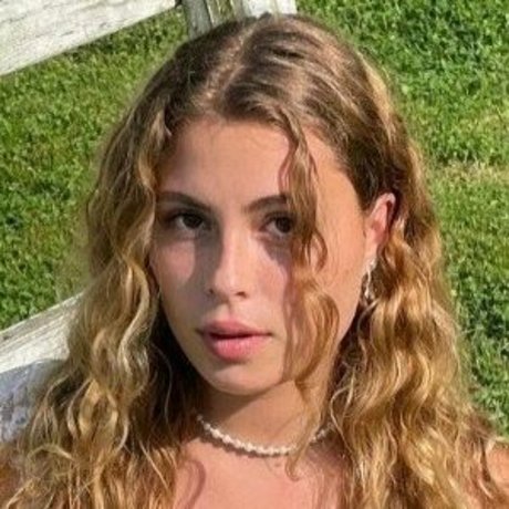 Miranda Borra onlyfans nude pictures