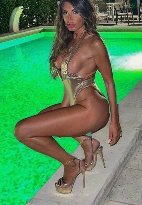 Simona Isceri onlyfans model images