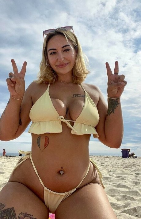 Hannah Helena onlyfans naked