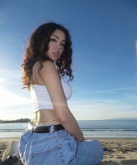 Sohanna Ricci topless onlyfans