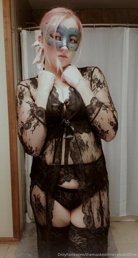 themaskedmistress420free onlyfans nide
