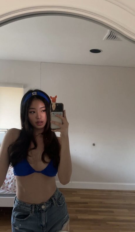 lizzieekim onlyfans content
