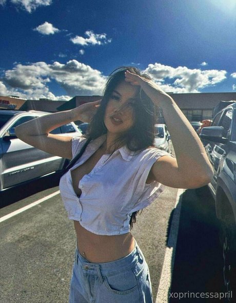 XOPrincessApril onlyfans nude pics