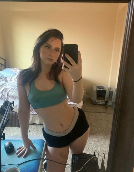 lewdkumi onlyfans model