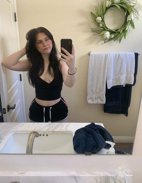 lewdkumi pics onlyfans