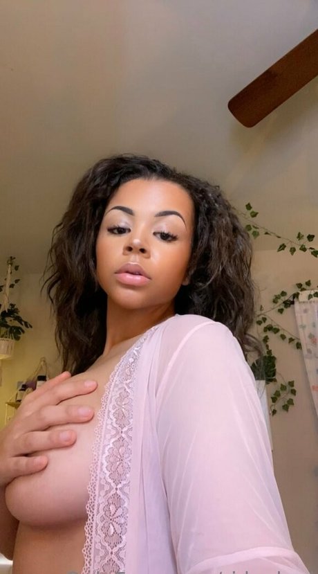 ri leaked onlyfans model