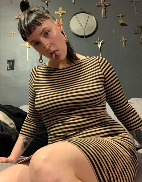 nyxxx at night onlyfans model