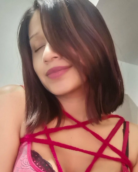 agathayuefree onlyfans tits