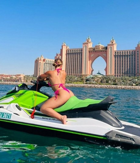 laramarieconrads onlyfans topless