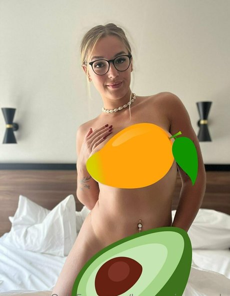 laramarieconrads nudes onlyfans leaked