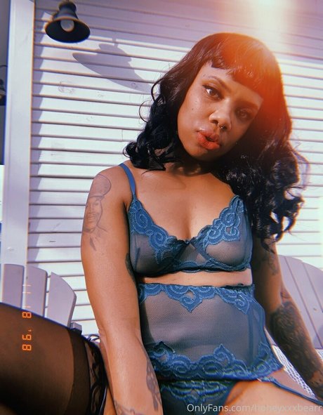 honeyxxxbearr boobs onlyfans