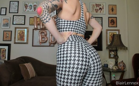 blairlennoxx onlyfans boobs