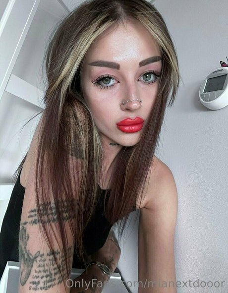 mianextdooor only fans nudes