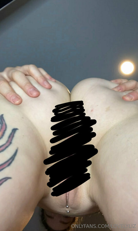 lovelylizfree naked onlyfans leaks