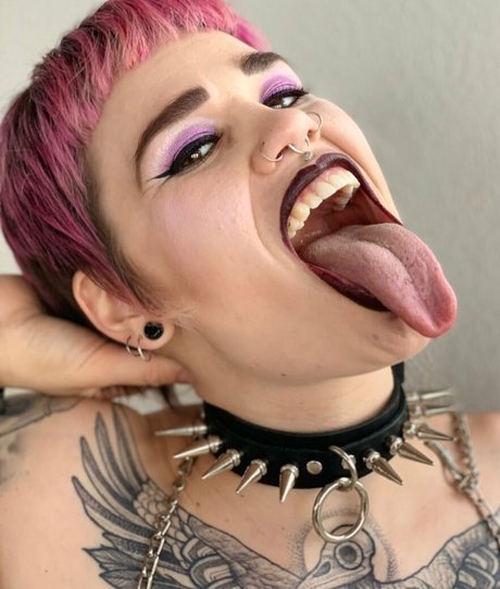 Long Tongue Fetish free onlyfans