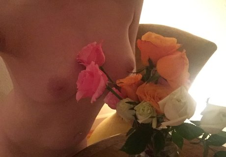 sunnylanefree leak onlyfans nude