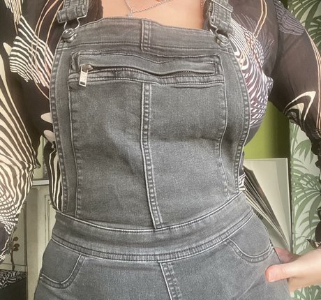 Elena Sophia Nicolosi onlyfans leaked tits