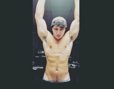 jamietylerflex onlyfans model images