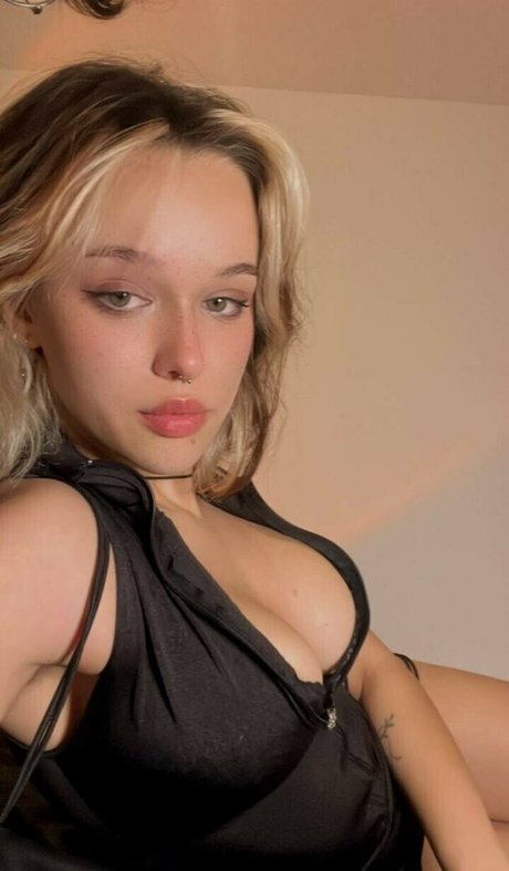 Petiteangie Astoriacf only fans