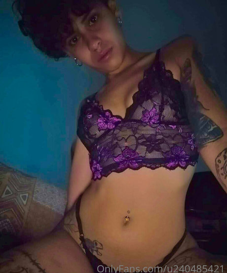 thequeenwithcurls nude leaks onlyfans