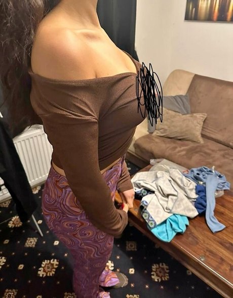 Vanessa Zachariadi strip onlyfans