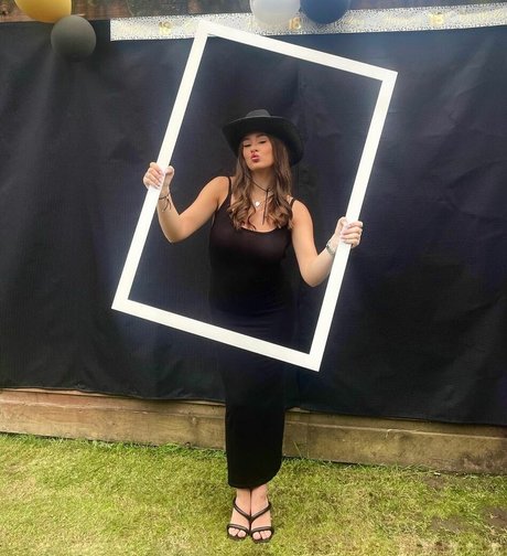 Sydney Etherington strip onlyfans